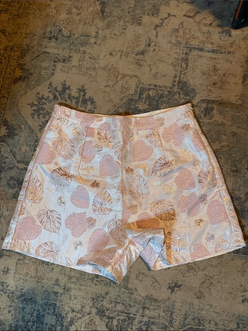 SHEIN Pink Metallic Gold Heart & Leaf Jacquard Shorts